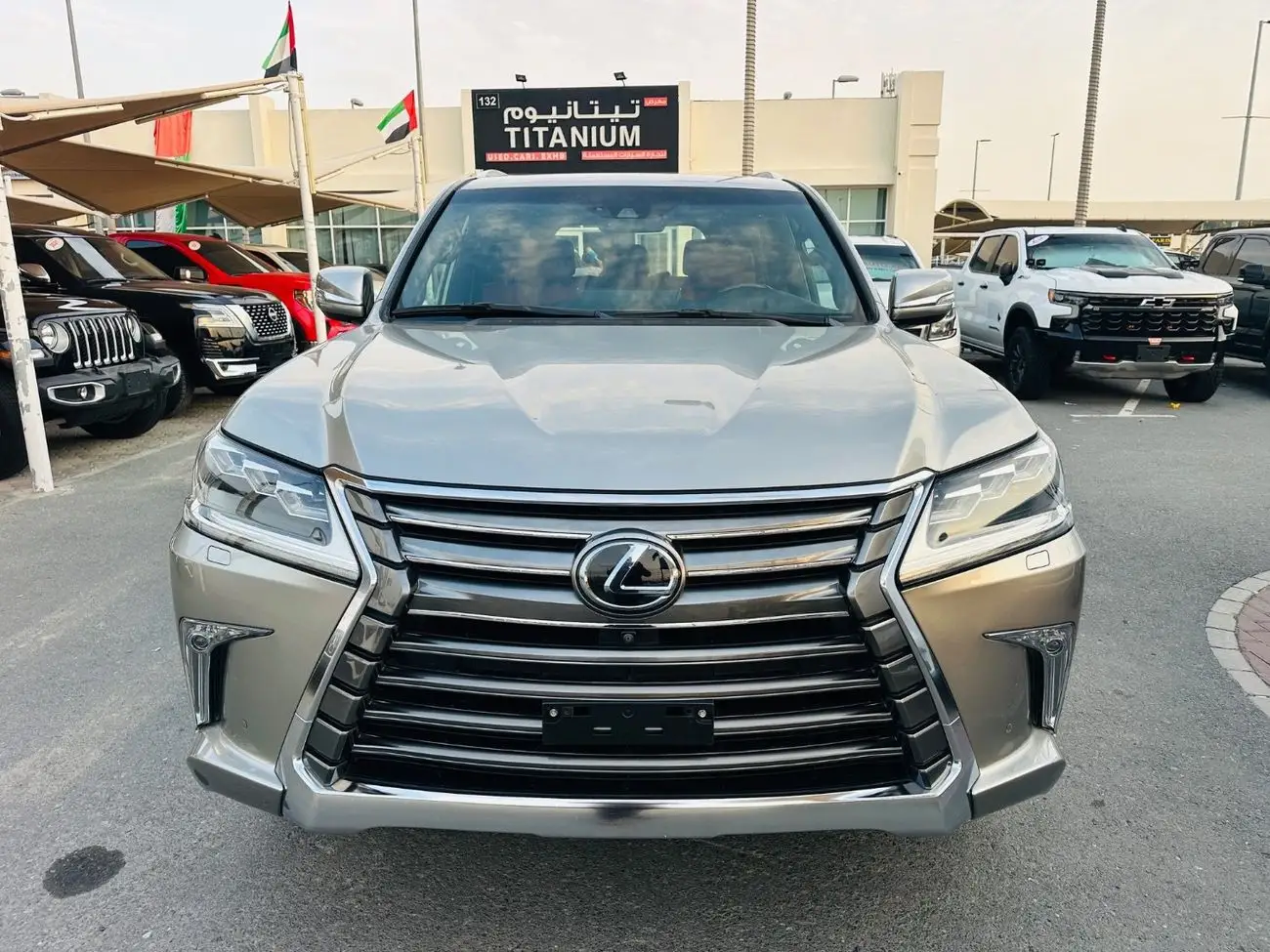 Lexus LX 2017 5.7L