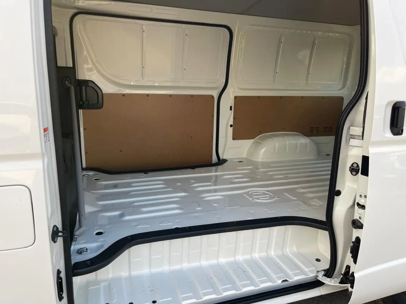 Toyota Hiace 2024 2.7L