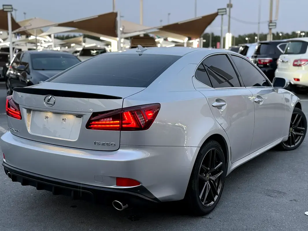Lexus IS 2012 2.5L