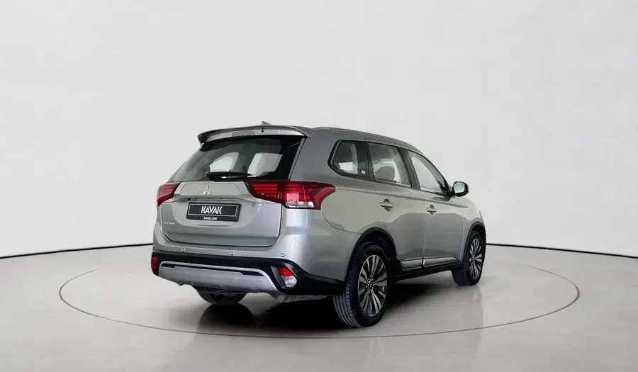Mitsubishi Outlander 2022 2.4L