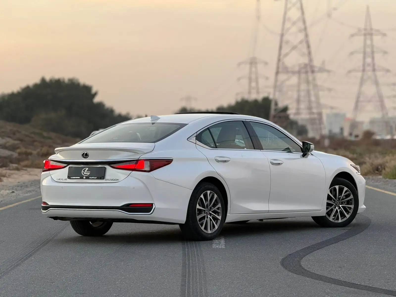 لكزس ES 2023