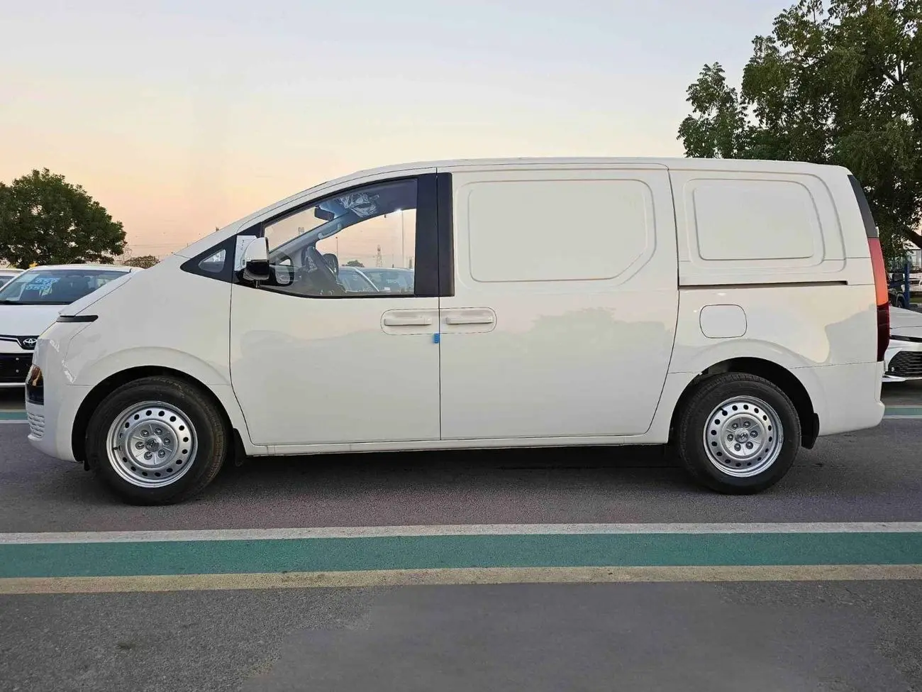 Hyundai Staria 2025 2.2L