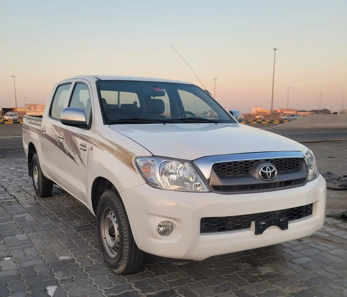 تويوتا هيلوكس 2008 2.7L