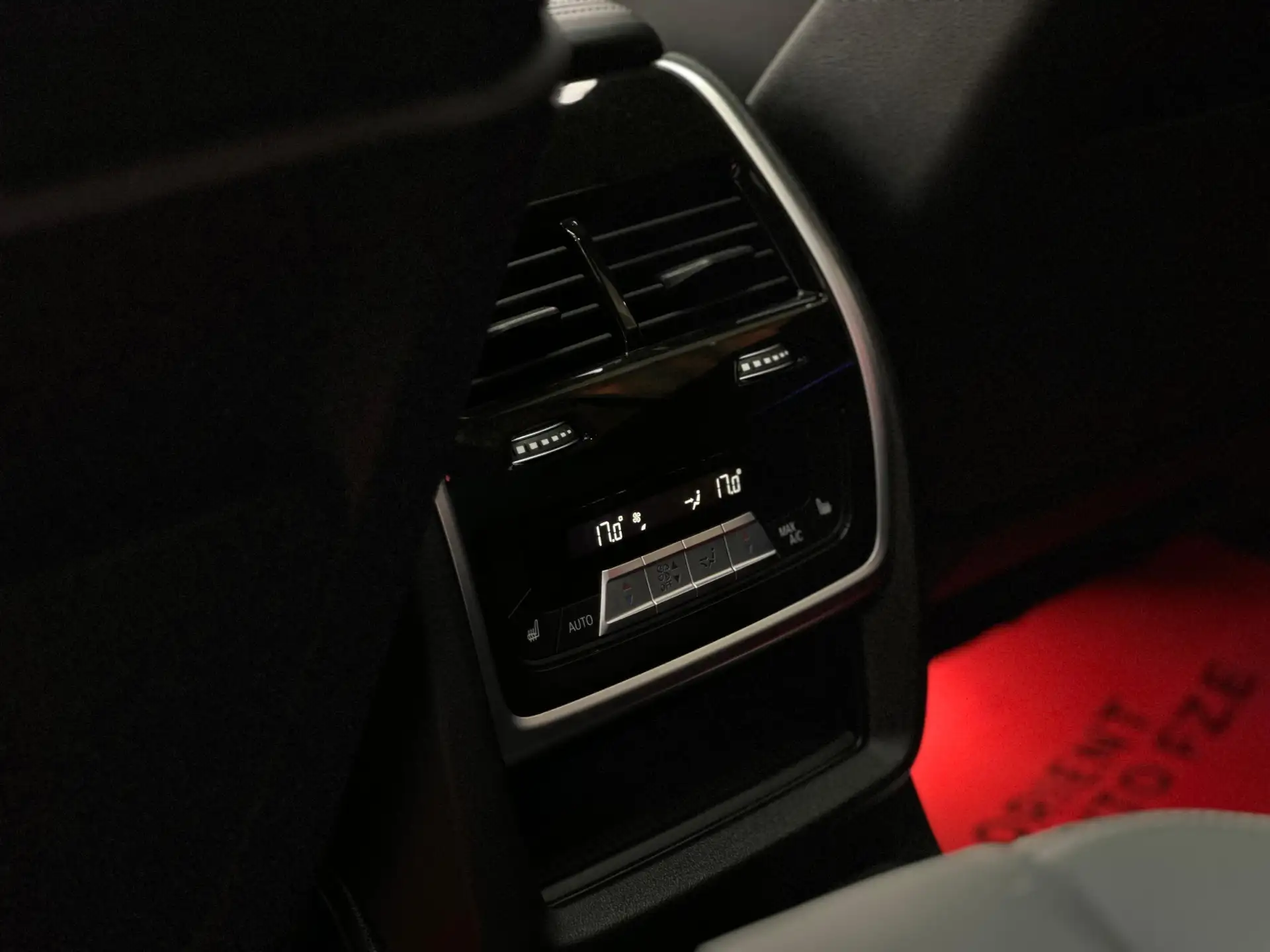 BMW X7 M60i 2023 4.4L