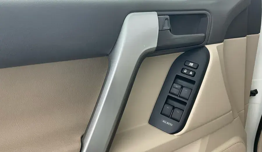 Toyota Land Cruiser 2023 4L