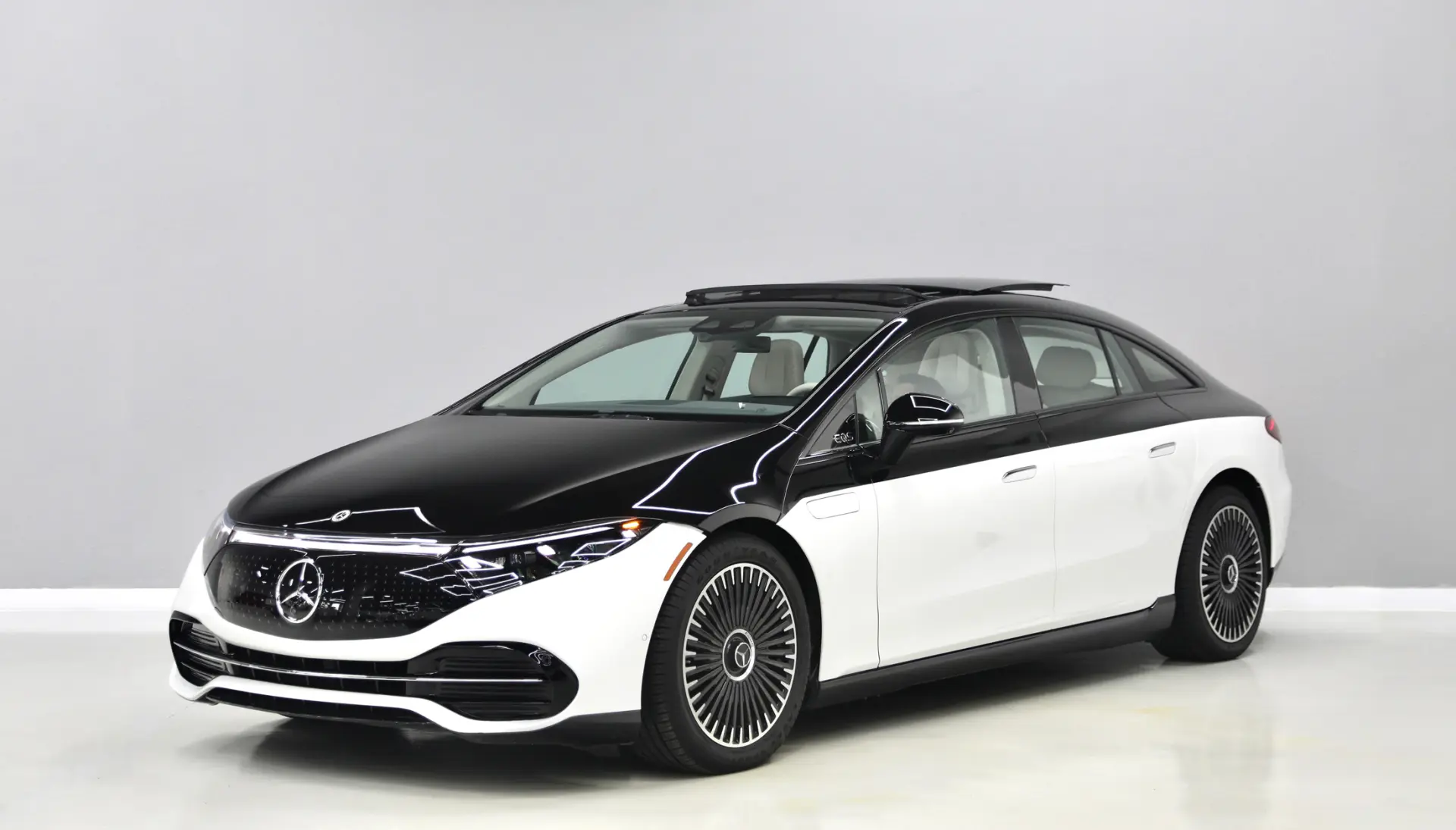 مرسيدس بنز EQS Class 2022