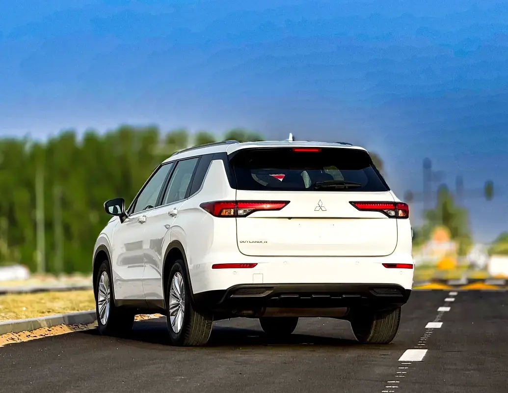 Mitsubishi Outlander 2023