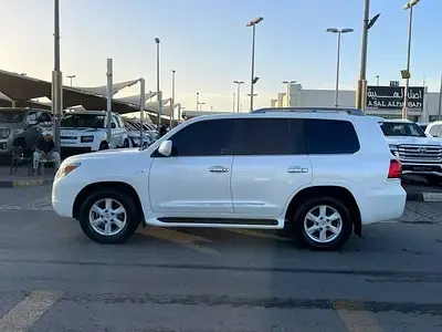 Lexus LX 2010 5.7L