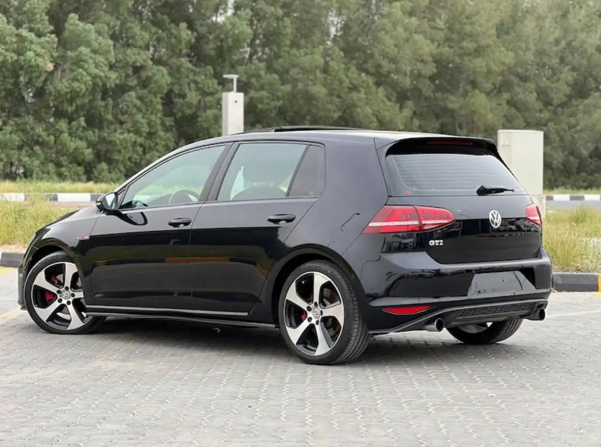 فولكس واجن جولف GTI 2015