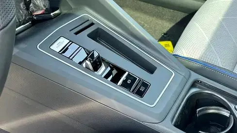 Volkswagen Golf R 2025 1.5L