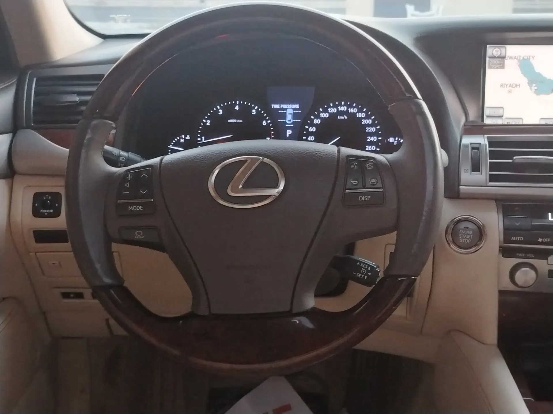 لكزس LS 2014 4600L