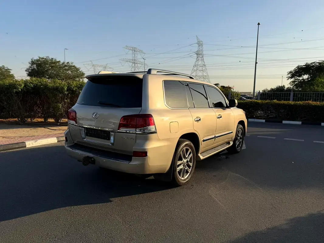 Lexus LX 2013