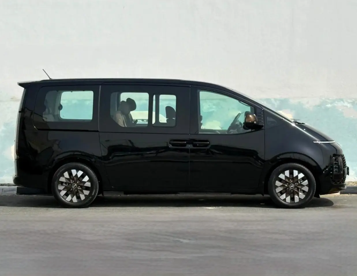 Hyundai Staria 2024 3.5L