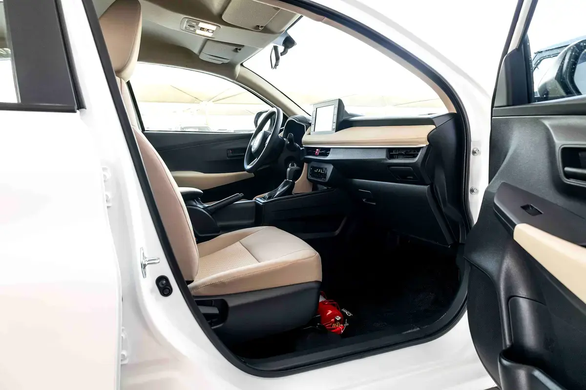 تويوتا يارس سيدان 2024