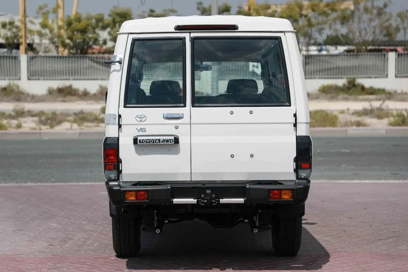 تويوتا لاند كروزر 70 2024 4L