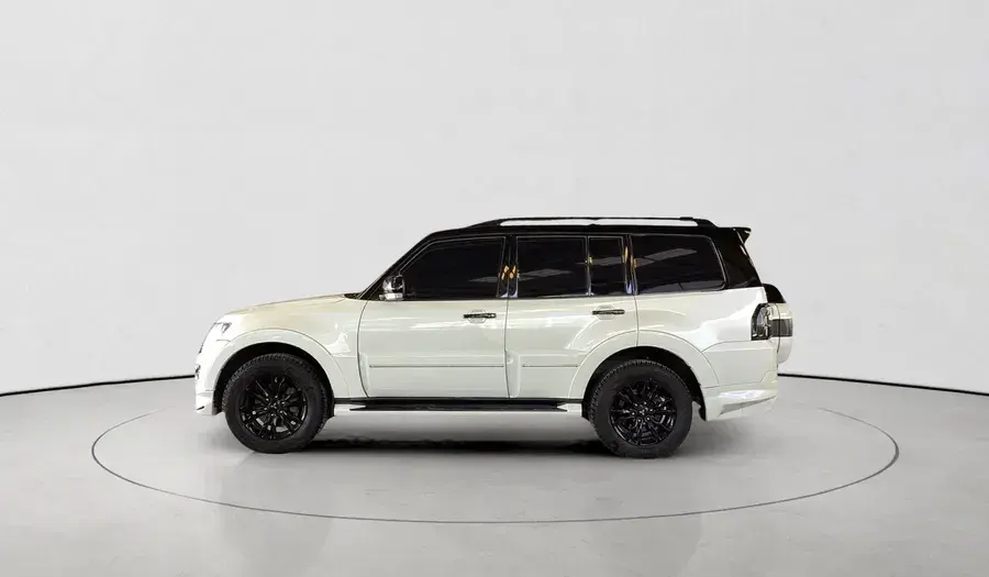 Mitsubishi Pajero 2020