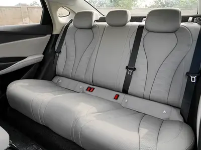 بي واي دي سيل 2025