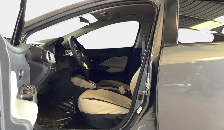 Nissan Sunny 2024