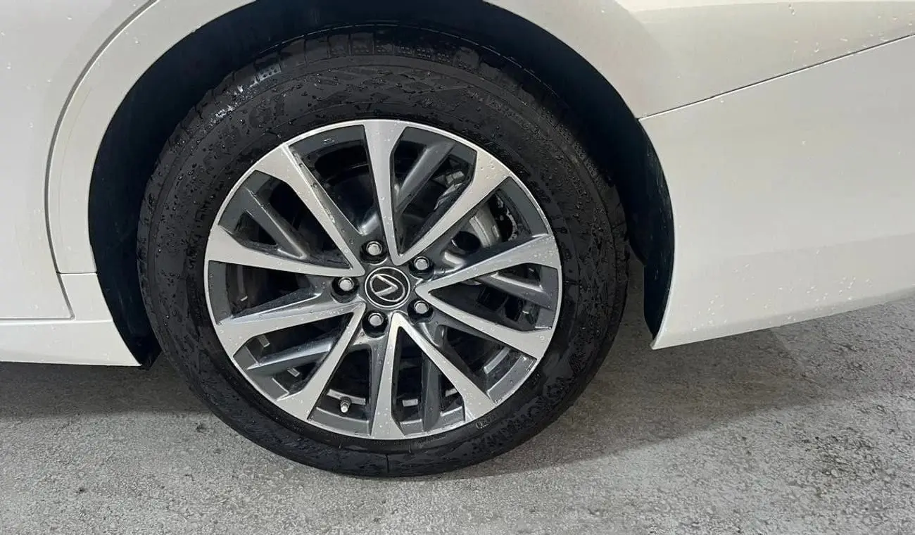 Lexus ES 2024