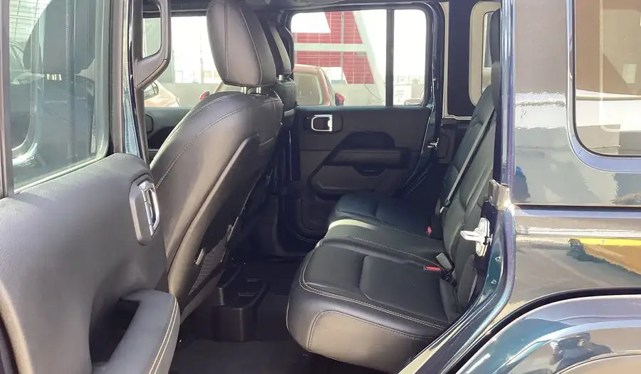 جيب رانجلر 2025 2L