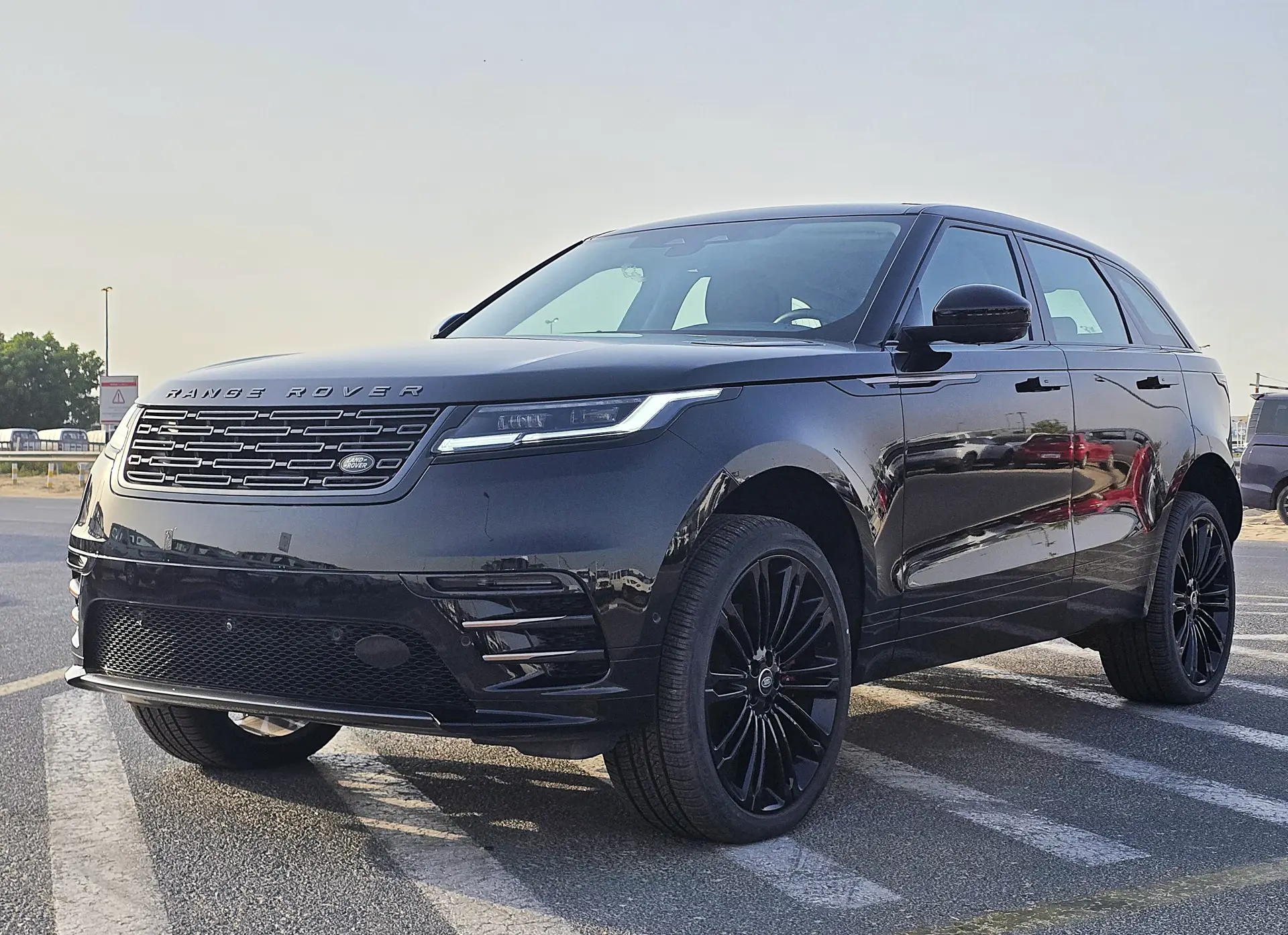 Land Rover Range Rover Velar 2025
