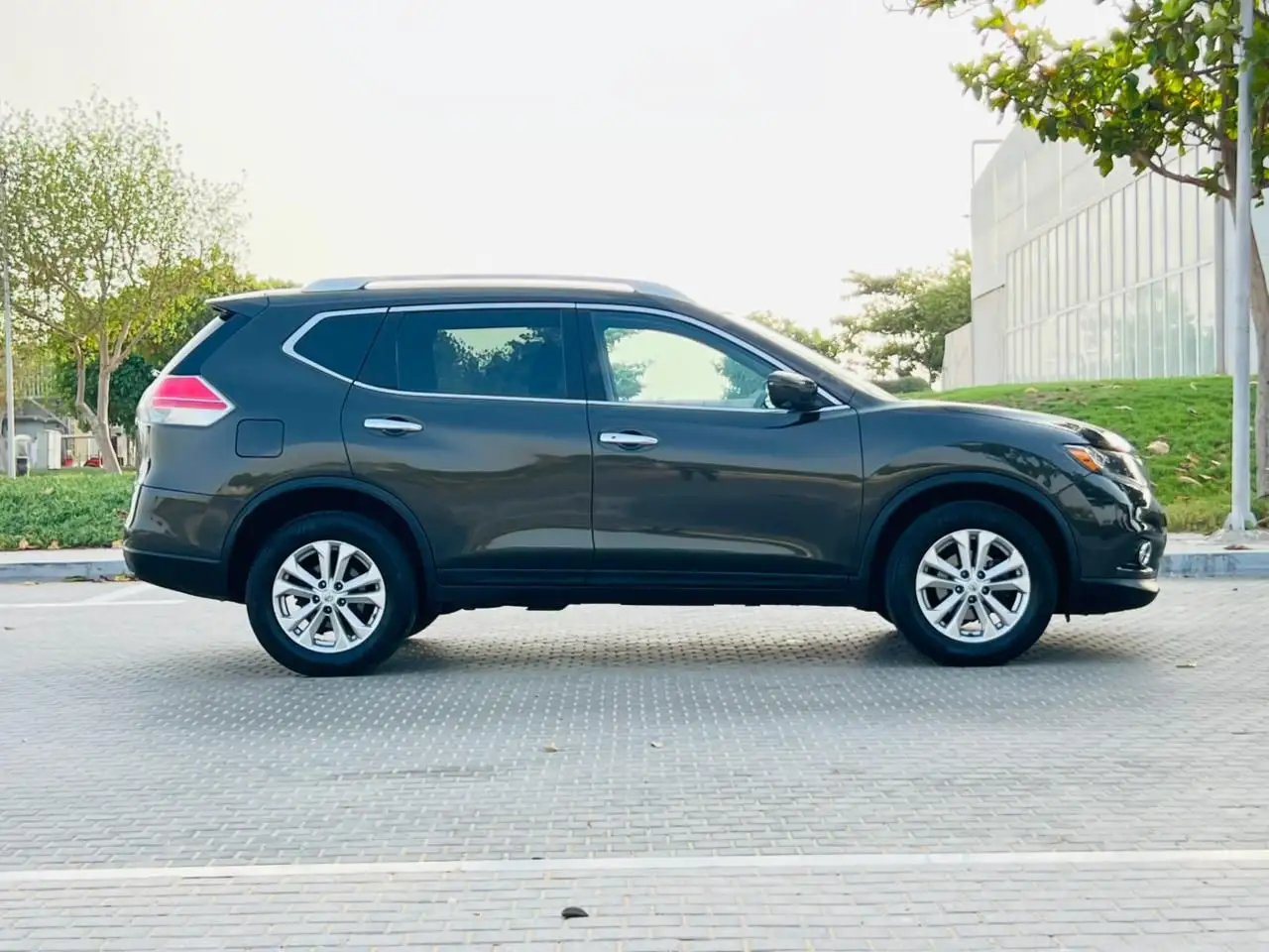 نيسان روج 2016 undefinedL