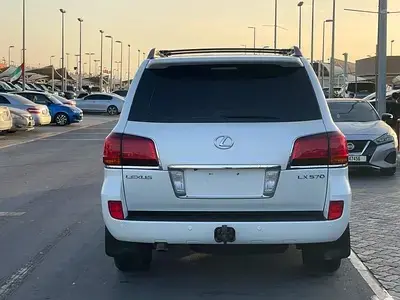 Lexus LX 2010 5.7L