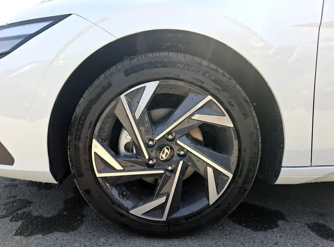 هيونداي إلانترا 2025 1.5L