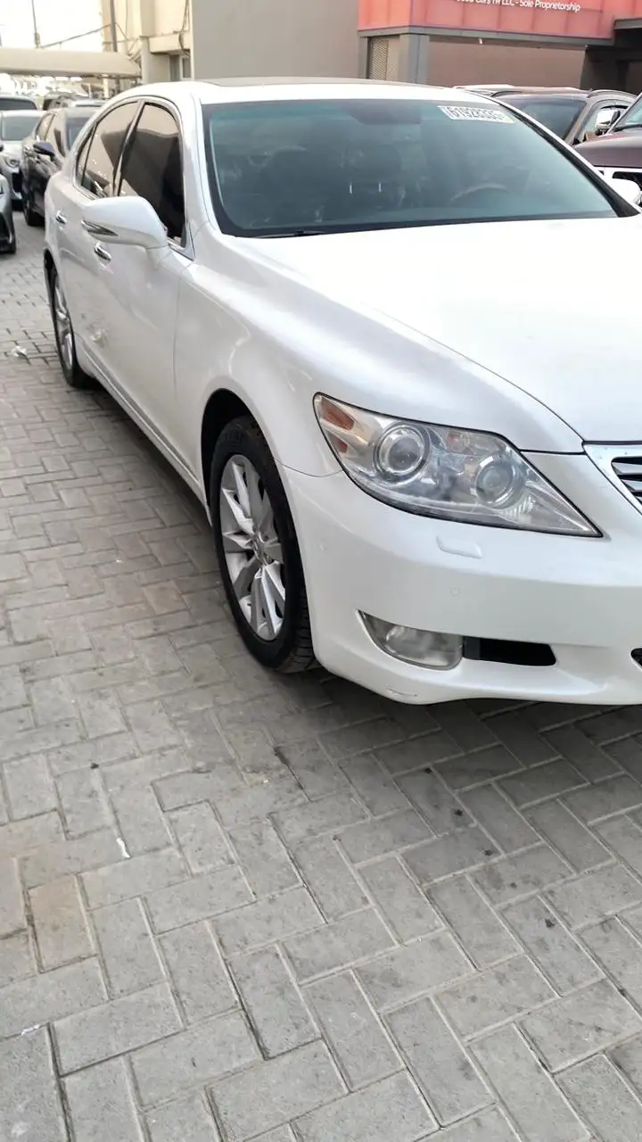 لكزس LS 2010