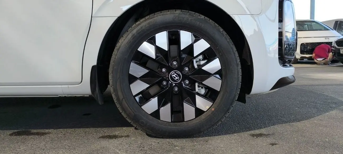 Hyundai Staria 2025 2.2L