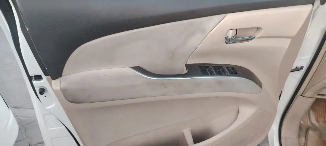 تويوتا بريفيا 2018