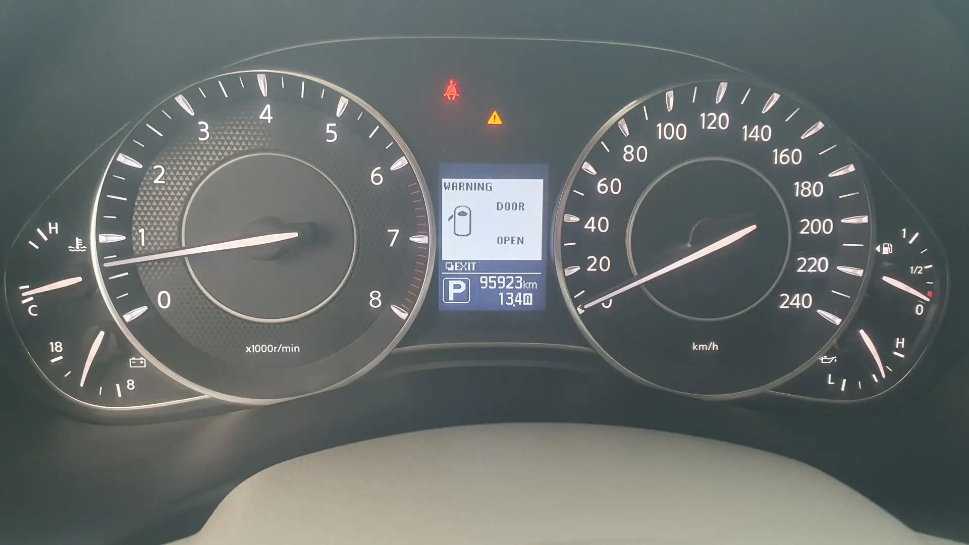 Nissan Patrol 2013 5.6L