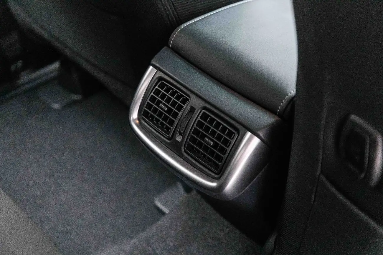 تويوتا هيلوكس 2025