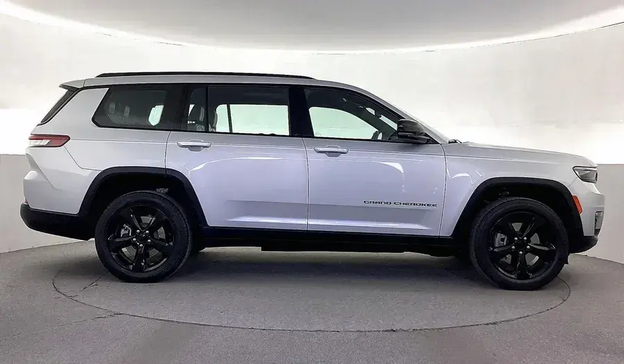 جيب جراند شيروكي 2022 3.6L