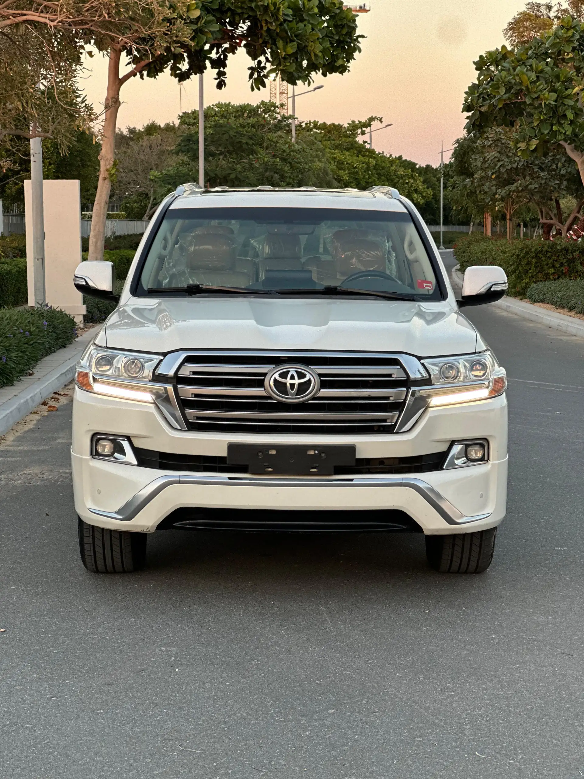 تويوتا لاند كروزر 2018 5.7L