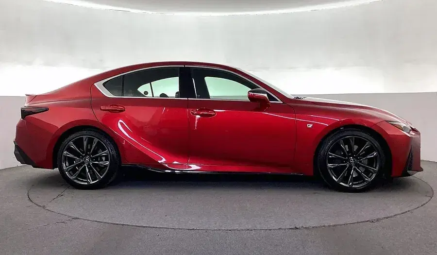 Lexus IS 2023