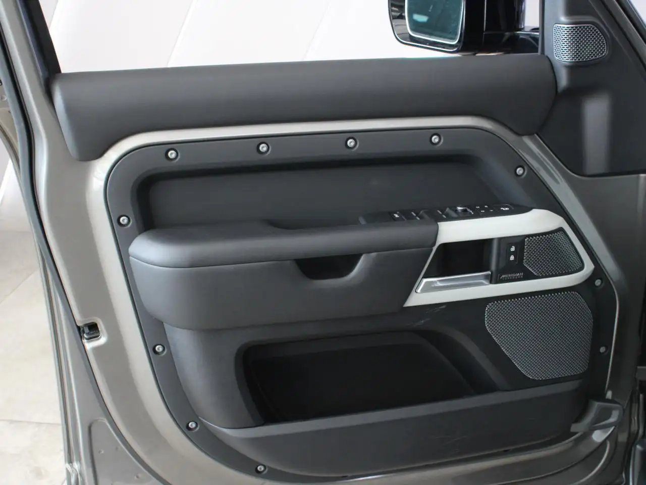 لاند روفر ديفندر 2022 3L