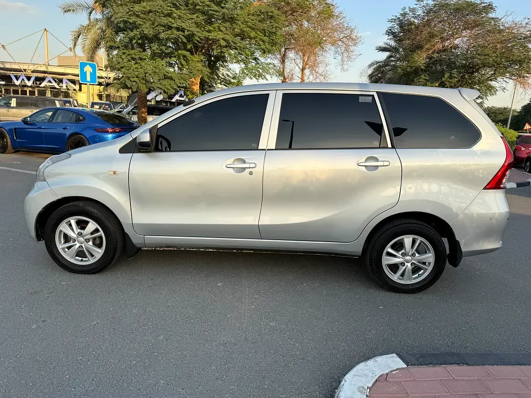 تويوتا أفانزا 2015