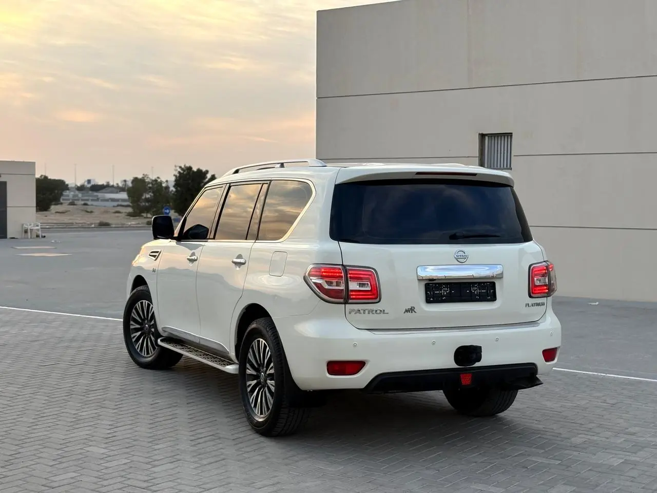 Nissan Patrol 2016 5.6L