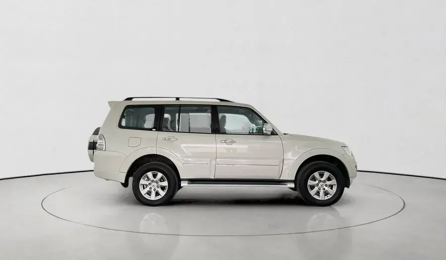 Mitsubishi Pajero 2022