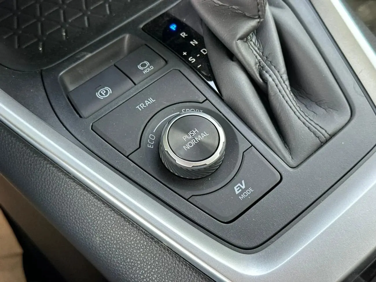 Toyota RAV4 2025 2.5L