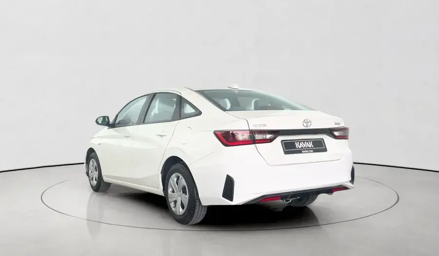 تويوتا يارس سيدان 2023 1.5L