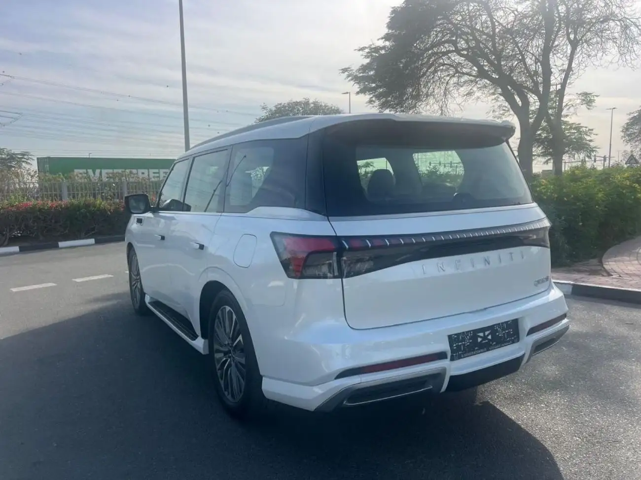 إنفينيتي QX80 2025