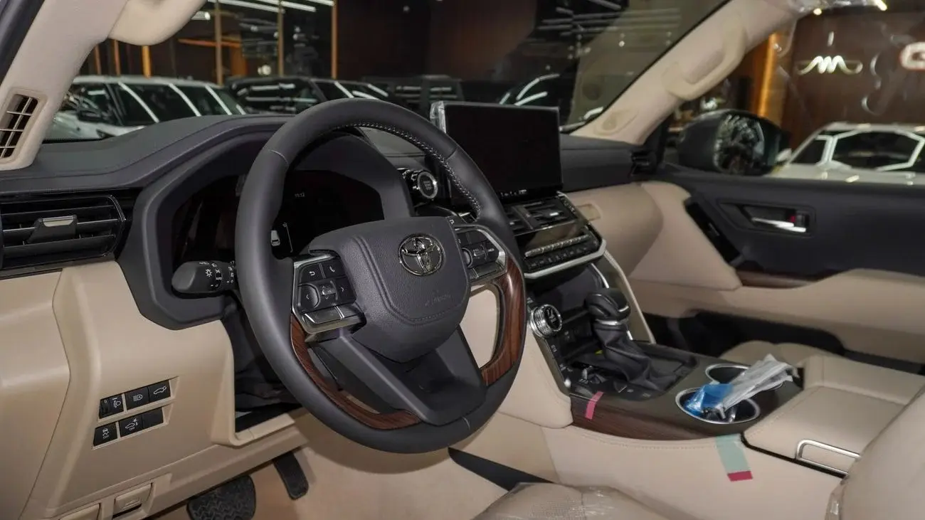 تويوتا لاند كروزر 2025 3.5L