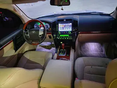 تويوتا لاند كروزر 2013