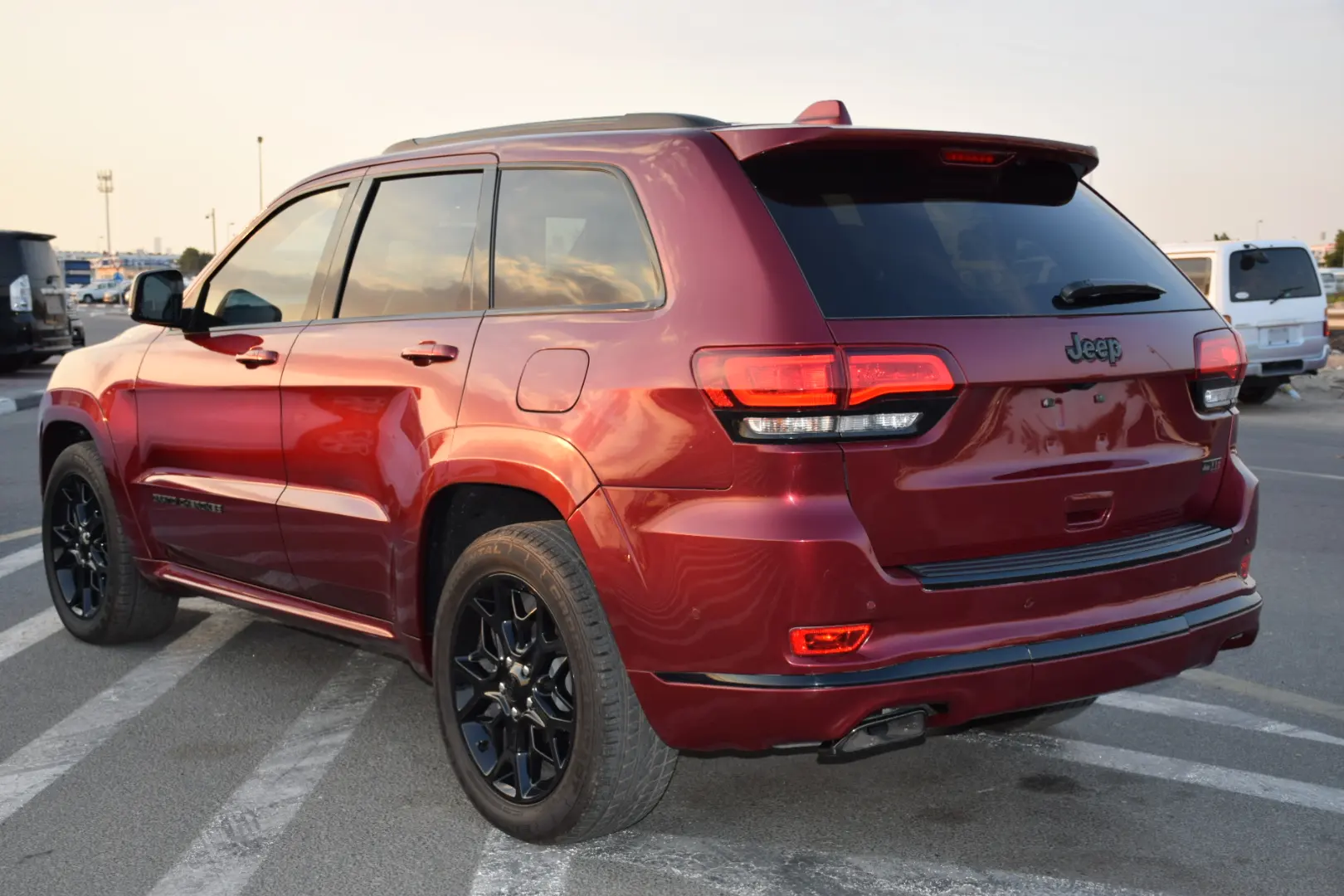 جيب جراند شيروكي 2022 5.7L