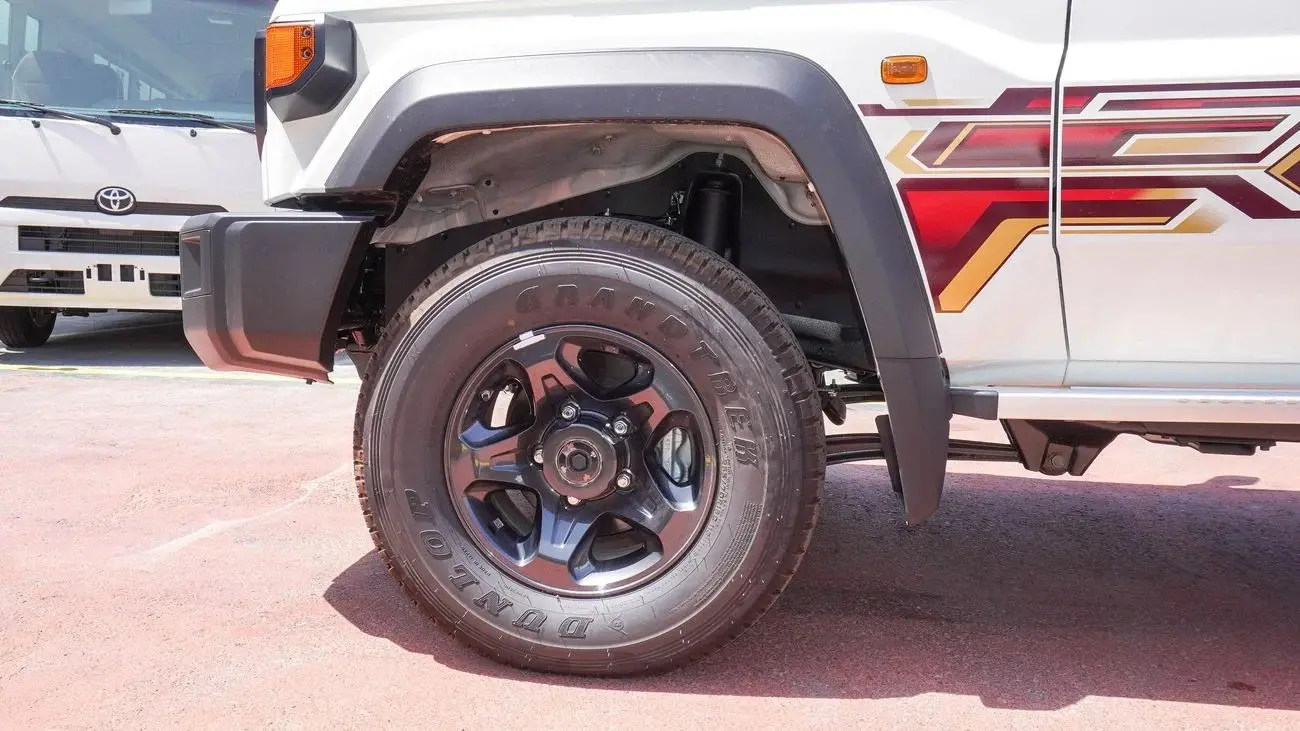 Toyota Land Cruiser Pick Up 2025 4L