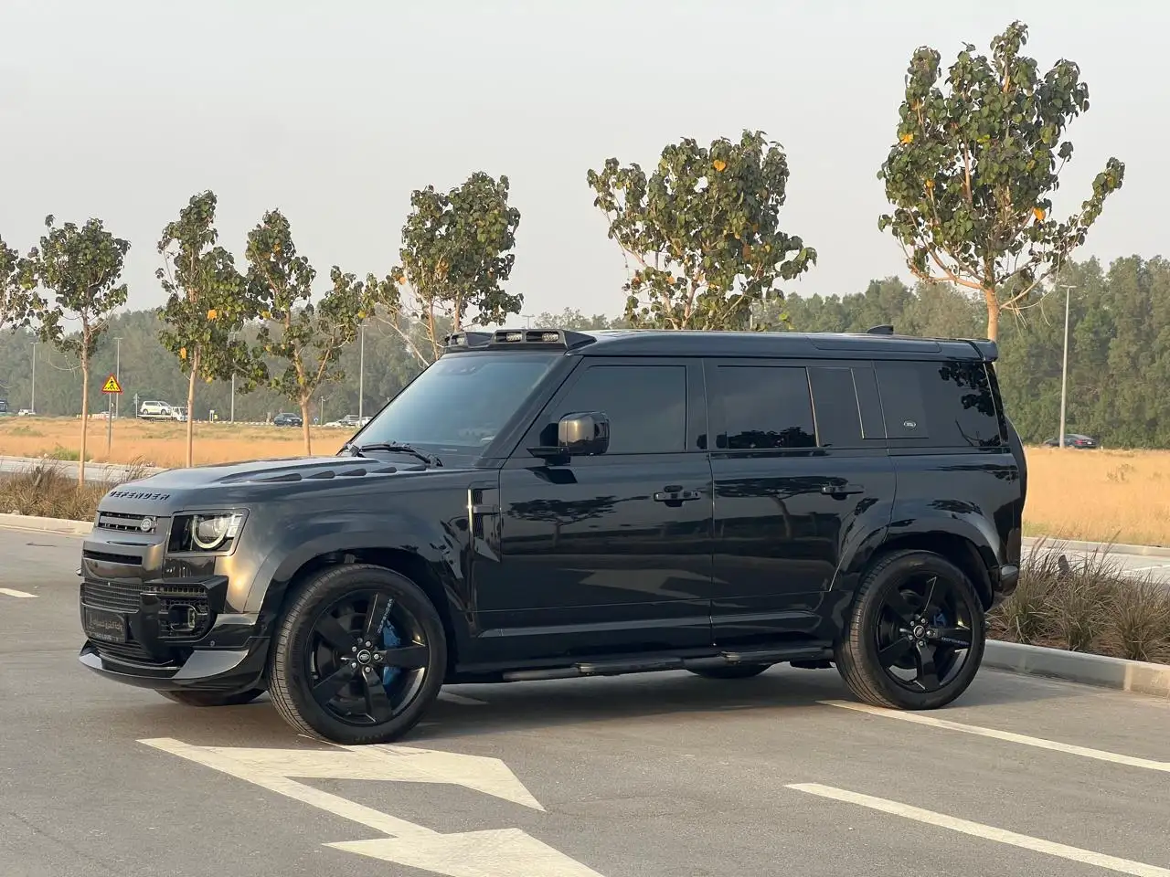 Land Rover Defender 2023