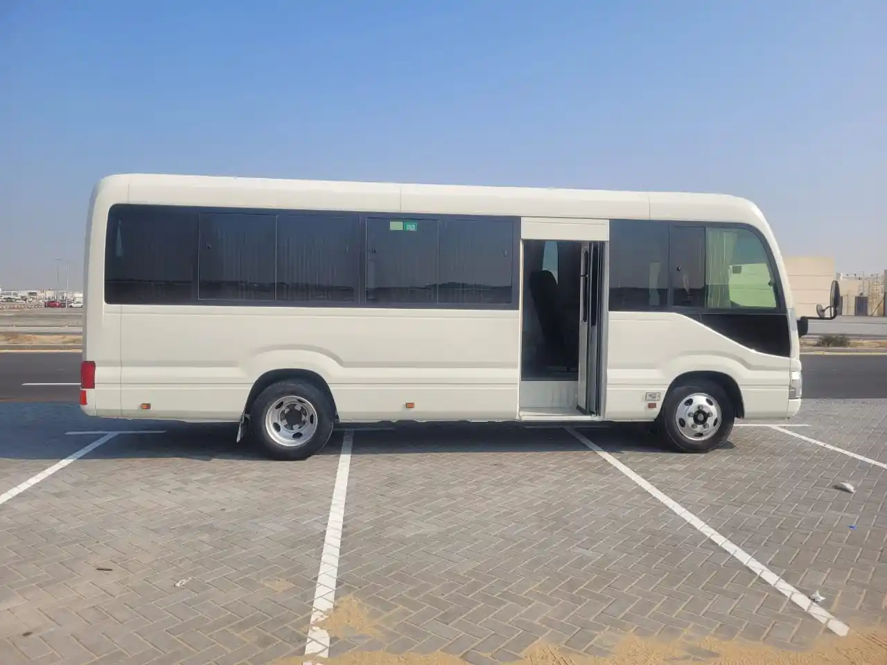Toyota Coaster 2023 2.7L
