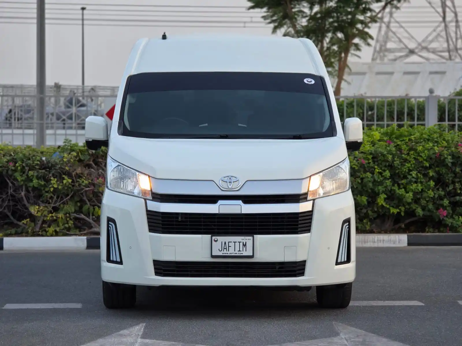 Hiace Bus 2020